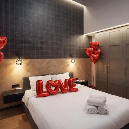 Staromiejski Bulwar By The River *