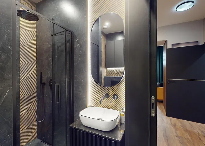 Staromiejski Bulwar By The River شقة