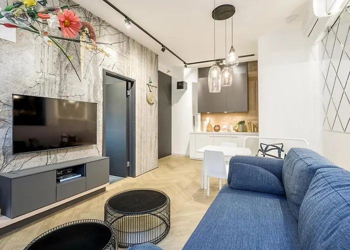 Staromiejski Bulwar By The River *