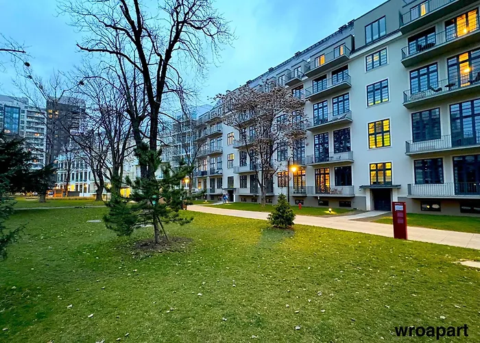 Staromiejski Bulwar By The River *