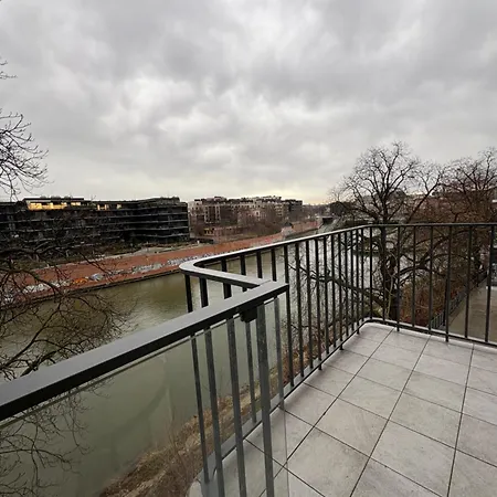 Staromiejski Bulwar By The River Βρότσλαβ