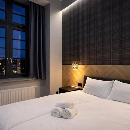 Staromiejski Bulwar By The River Apartment *